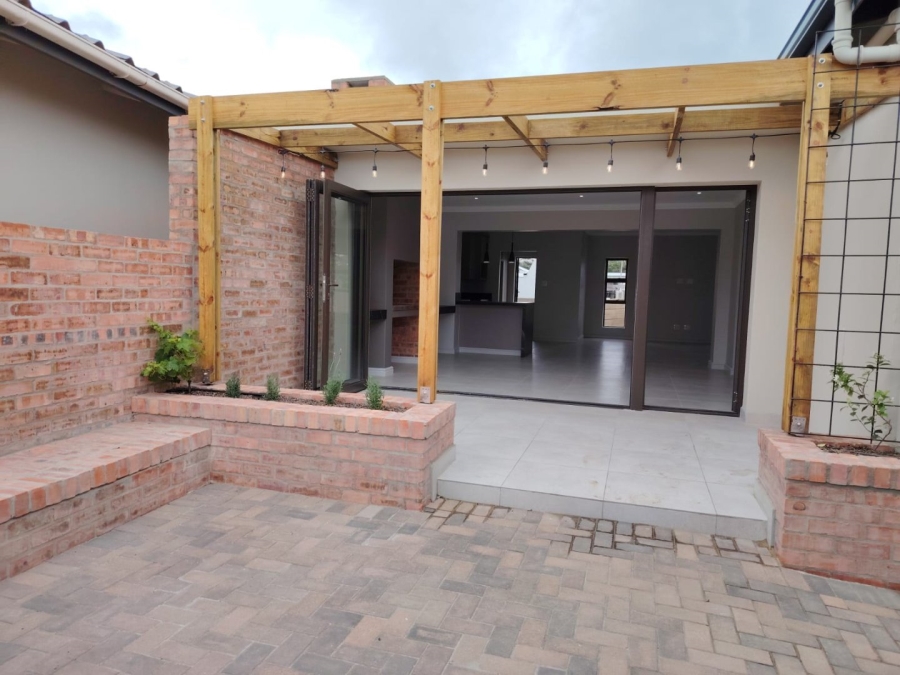 3 Bedroom Property for Sale in Hartenbos Central Western Cape